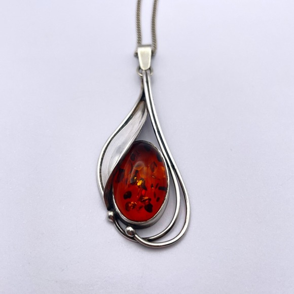 Vintage Jewelry - Nouveau Sterling Silver Cognac Amber Oval Pendant Necklace 20" Cable Chain